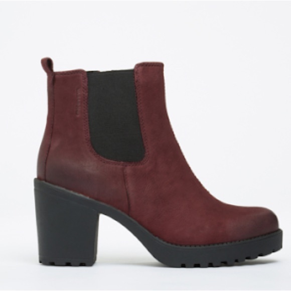 Vagabond Grace Heeled Chelsea Boot - Picture 1 of 7